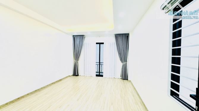 Bán Nhà Phố Ngọc Lâm - Nở Hậu - Ô Tô - 60m x 6 Tầng - 2 Thoáng - Thang Máy & NT Châu Âu - 2