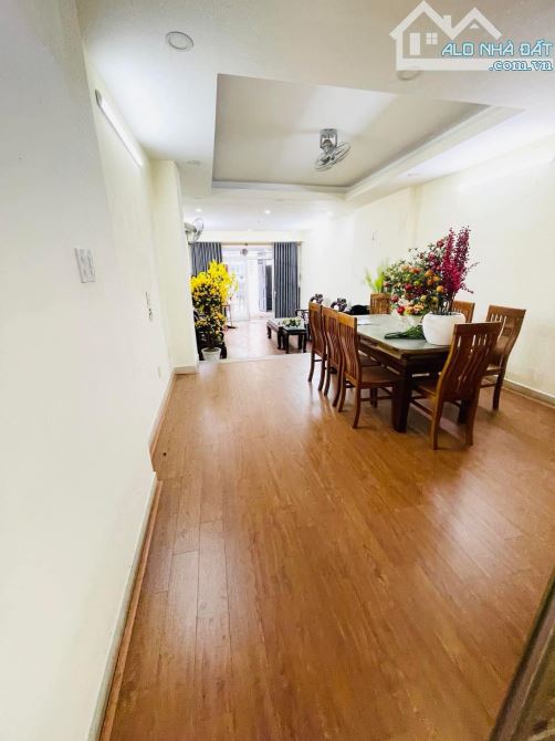 Đường Nguyễn Văn Linh, oto vào nhà, đối diện CC Ecogreen, Nhà 85m2 5 Tầng, - 3