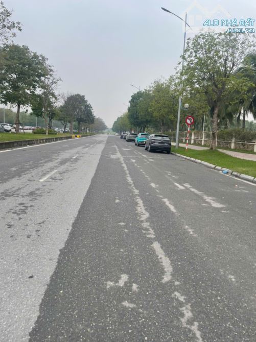 SIÊU PHẨM CCMN XUÂN THUỶ - 7 TẦNG THANG MÁY - 16 PHÒNG - DOANH THU 100TR/THÁNG - 20M RA Ô - 3