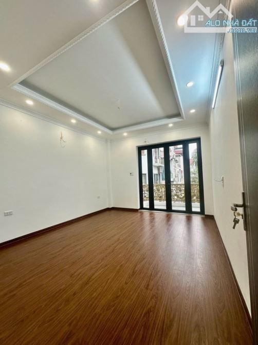 Phân lô Phúc Xá Ba đình: nhà mới, ô tô tránh, thang máy nhập ngoại, giá rất hợp lý: 275tr/ - 4