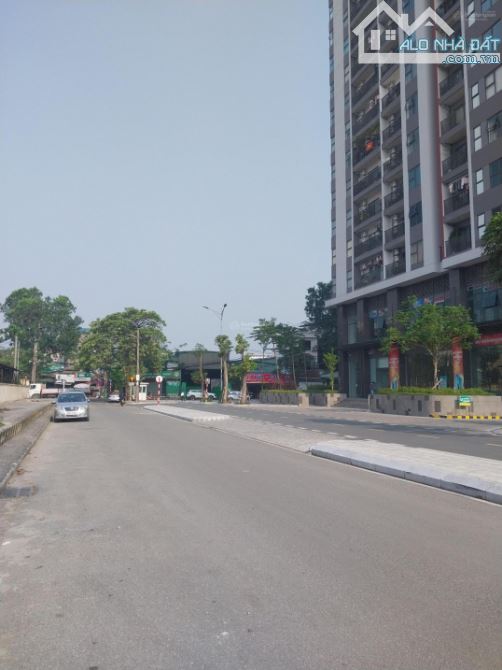 Bán gấp nhà C4, mặt chính ngõ 99 Đức Giang, KD, Vỉa hè, có dòng tiền ngay, DT 80m2 - 4