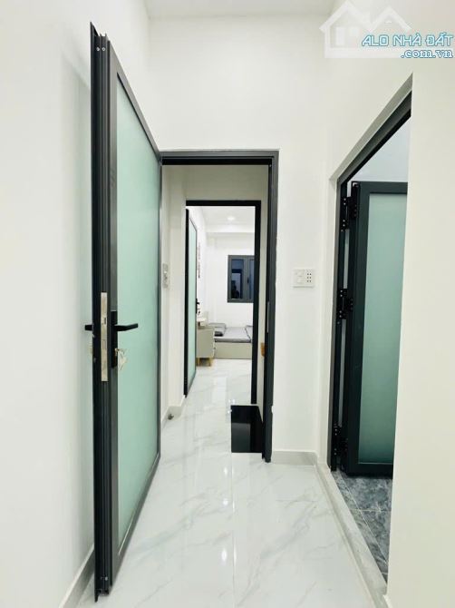 HẺM XE HƠI THÔNG BẠCH ĐẰNG - GẦN NGÃ 4 HÀNG XANH - CHỢ BÀ CHIỂU - NHÀ MỚI 2 TẦNG - CHỈ 4.X - 4