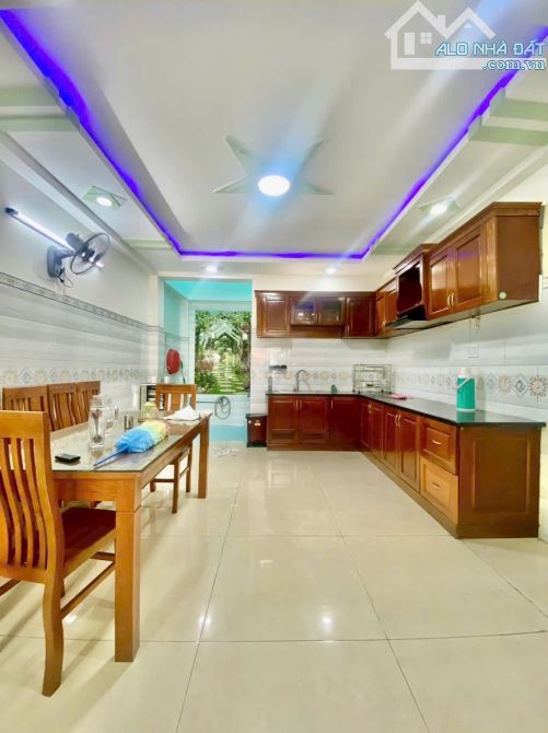 NHỈN 5 TỶ = CẦN BÁN NHÀ 1 SẸC NGẮN ĐƯỜNG TRẦN THỊ NĂM (TCH10 CŨ) - 80M2 - 4 TẦNG BTCT - 4
