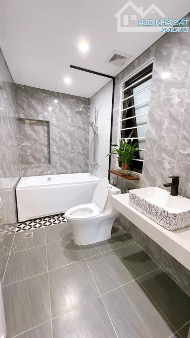 Nhà 40m2-4 ngủ- nhỉnh 4 tỷ- Đầu chợ, oto gần. Cách Cầu VƯợt AN Khánh 2km.Gần KĐT Splendora - 4