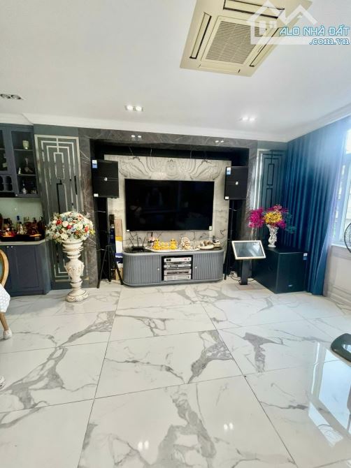 Ngộp bank bán gấp căn biệt thự khu vip Hồ Văn Huê - 7.1x17m Hầm 6 tầng gía giảm về 35 tỷ. - 4