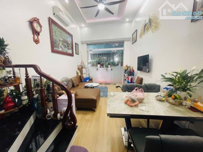 Hồ Tùng Mậu 34m. 5tầng. 2 thoáng. Gần phố. 7,55 tỷ - 4