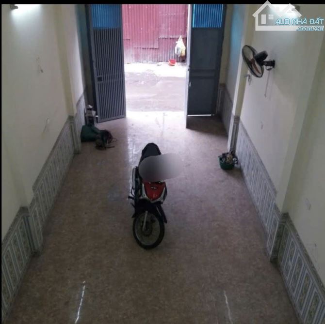 Cho thuê nhà làm CHDV, KD, ở  Bùi Xương Trạch, Thanh Xuân 50m x 3.5T, 4PN, ô tô giá 12tr - 4
