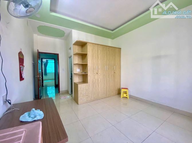 NHỈN 5 TỶ = CẦN BÁN NHÀ 1 SẸC NGẮN ĐƯỜNG TRẦN THỊ NĂM (TCH10 CŨ) - 80M2 - 4 TẦNG BTCT - 6