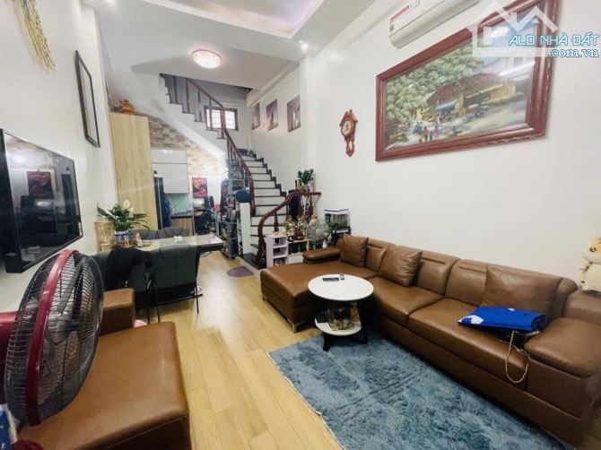 Hồ Tùng Mậu 34m. 5tầng. 2 thoáng. Gần phố. 7,55 tỷ - 7