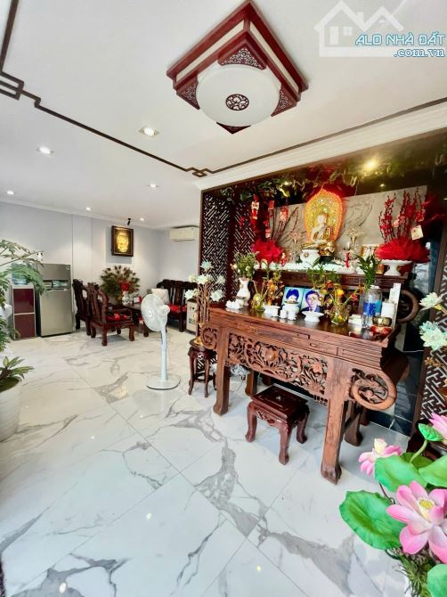 Ngộp bank bán gấp căn biệt thự khu vip Hồ Văn Huê - 7.1x17m Hầm 6 tầng gía giảm về 35 tỷ. - 9