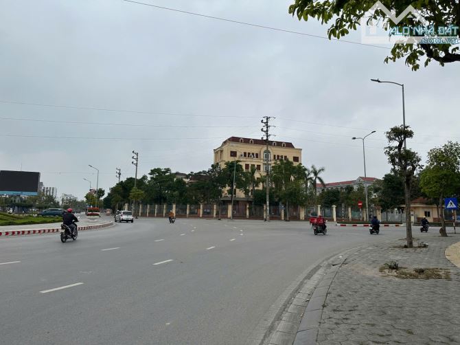 Cần bán lô đất góc 3 mặt tiền -đường trường chinh - TP hải dương
