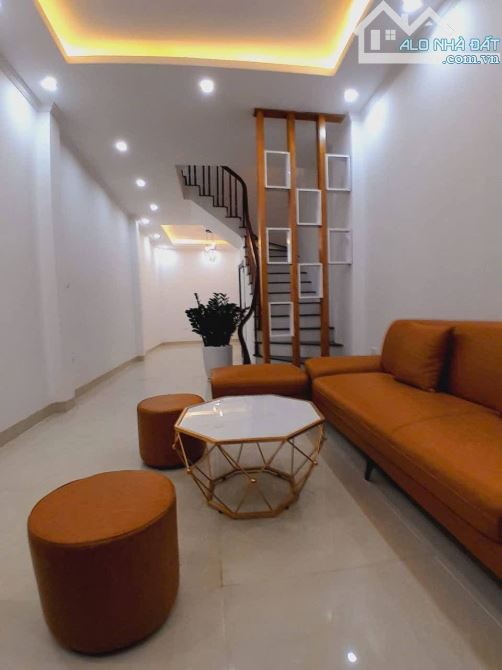 Nhà đẹp ở ngay Ngãi Cầu, An Khánh ngõ rộng thoáng, gần oto, 32m 4 tầng giá 4.8 tỷ