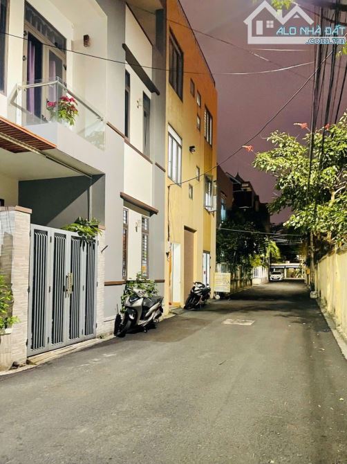 Bán nhà 03 tầng kiệt nhựa 5m Nguyễn Công Trứ chỉ 5 tỷ 6