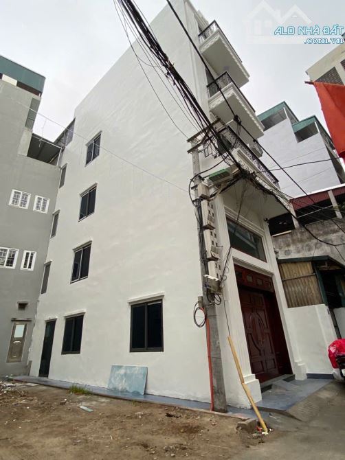 🌹🌹LÔ GÓC DÂN XÂY - GARA Ô TÔ  -  GẦN TRƯỜNG HỌC CÁC CẤP - DÂN TRÍ CAO-61m2 nhỉnh 10 tỷ