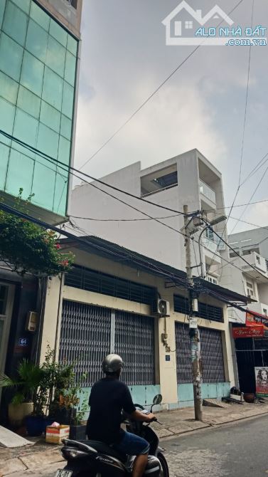 Cần bán gấp khuôn đất lớn hẻm 5m đường Tôn Thất Tùng. DT 11mx26m (278m2). Giá chỉ 49 tỷ
