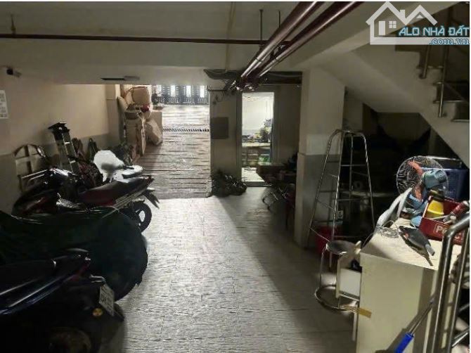 CĂN HỘ DỊCH VỤ HẺM MỘT XẸT 6M CHIẾN LƯỢC, 7x25M, 30 PHÒNG
