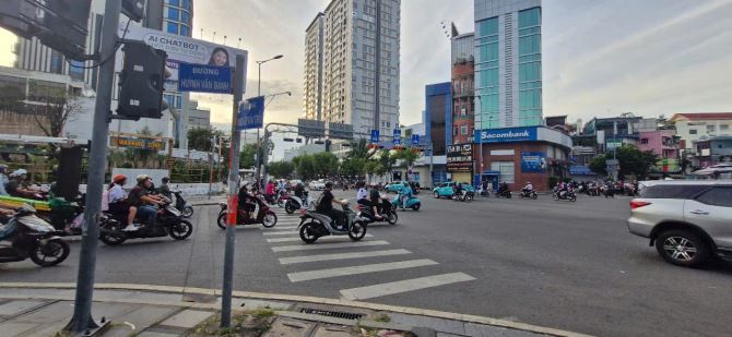 BÌNH THẠNH, P.24, BÁN NHÀ PHỐ HẺM XE HƠI, SÁT MẶT TIỀN, 51m2 x 3 TẦNG, CHỈ 9,9 TỶ