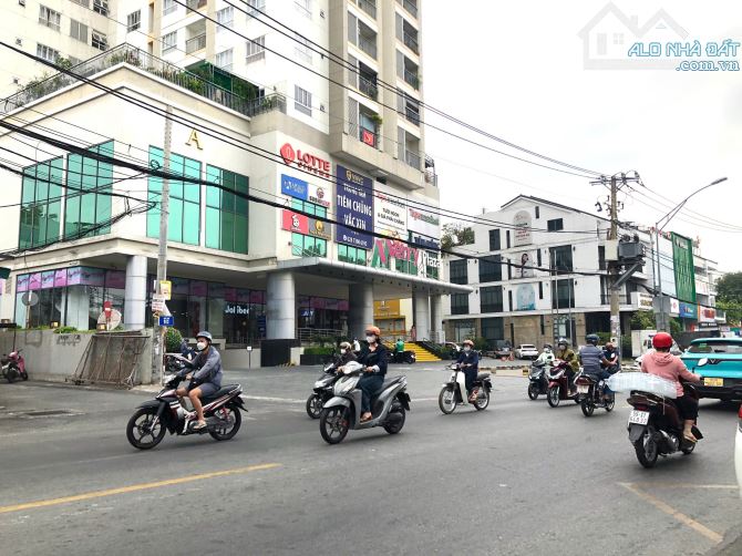 Chủ gấp bán 134m2,ngang hơn 7m.  Dòng tiền sẵn.  Ngay ga Metro, Thủ Đức.