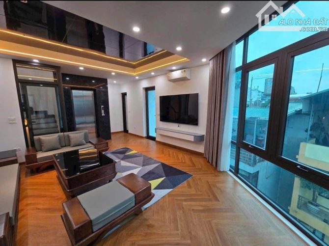 Bán nhà Nguyễn Văn Cừ, Ngọc Lâm DT 52m2, 7 tầng, MT 4.2m, gara, thang máy. Lô góc, full đồ