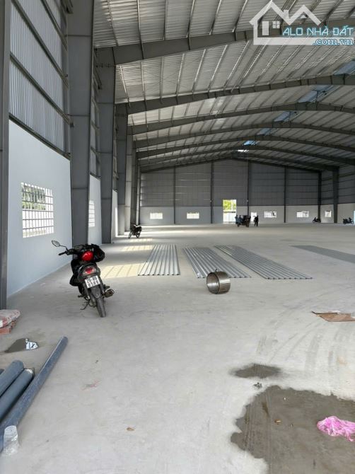 Cho thuê kho xưởng Bến Lức, Long An, KV: 5.000m2, X: 2.800m2,vp: 150m2