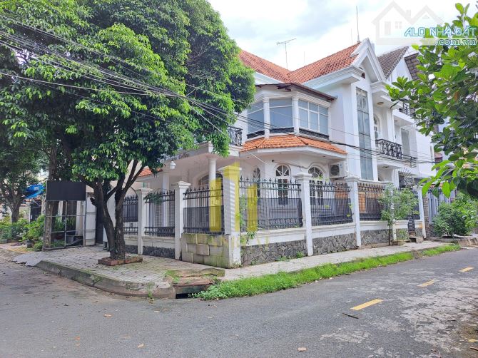 VILLA KHU TRẦN NÃO GIÁ 40 TRIỆU