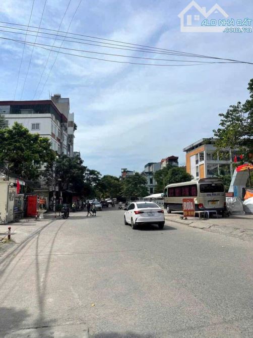 2 THOÁNG KIM GIANG - HÀNG XÓM KĐT ĐẠI KIM - NGÕ THÔNG - 36M2 CHỈ NHỈNH 5 TỶ