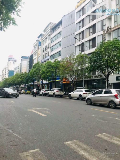 Bán mặt phố Khúc Thừa Dụ, Cầu giấy – Lô góc cực thoáng 179m - PHỐ TO - VỈA HÈ RỘNG