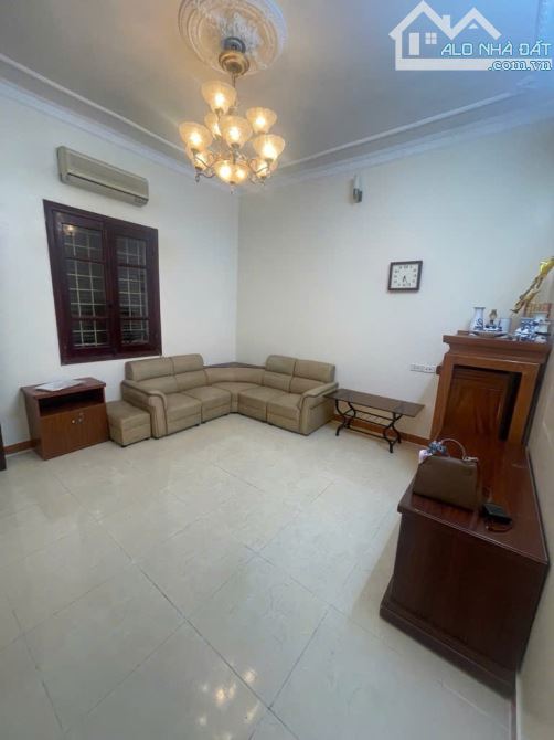 Bán Nhà Tập Thể 75m2, 4 tỷ tại Nguyễn Chí Thanh, Đống Đa, Hà Nội, 2PN + 2WC + bếp