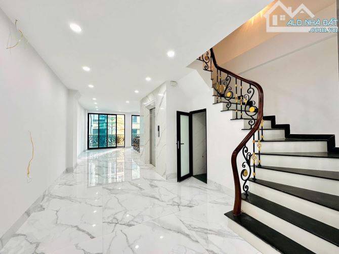 Bán Nhà 6 Tầng Mới Tinh Phố Lĩnh Nam - Full Nội Thất Cao Cấp - Kinh Doanh, Ô Tô Vào Nhà.