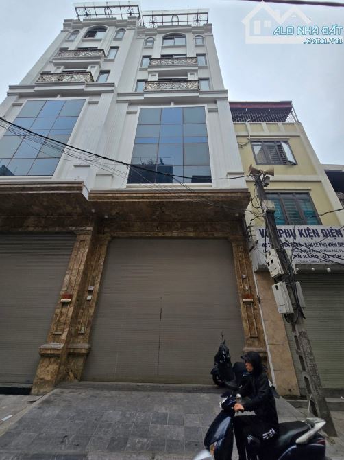 CỰC HIẾM MẶT PHỐ QUAN NHÂN KINH DOANH OTO TRÁNH VỈA HÈ - TOÀ VĂN PHÒNG CỰC ĐỈNH