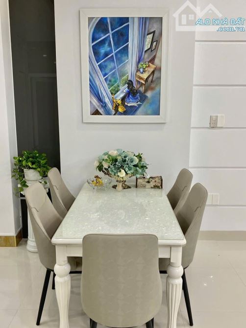 Nhà mặt tiền đường Nguyễn Hữu Huân ,dtich 135,1m2 có thang máy, có 4pn gia 18,2 tỷ - 10