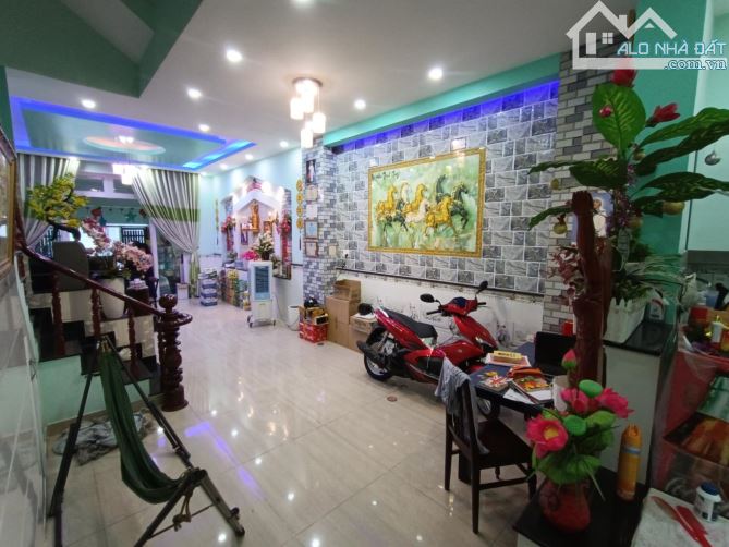 100M2, NHÀ 4 TẦNG, HẺM OTO CHẠY VÒNG QUANH, 5MX 20M, LÊ ĐỨC THỌ, GẦN KÊNH BỜ SÔNG, GIÁ 12. - 10