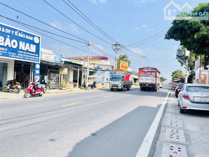 🔥Hạ 1 tỷ đất vườn gần 1 mẫu mà chủ kẹt bán lỗ có 750k/m2, đường xe hơi 6m, có kênh nước - 1