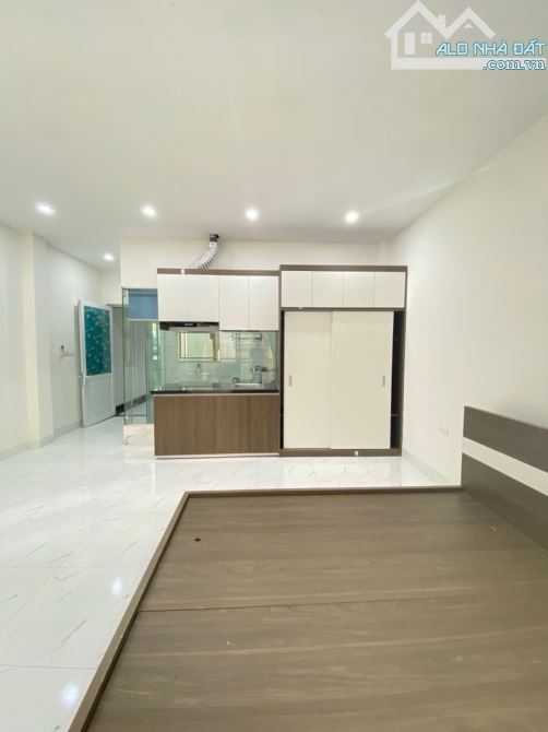 Bán gấp Chung cư mini mặt phố Trung tâm Quận Hoàng Mai