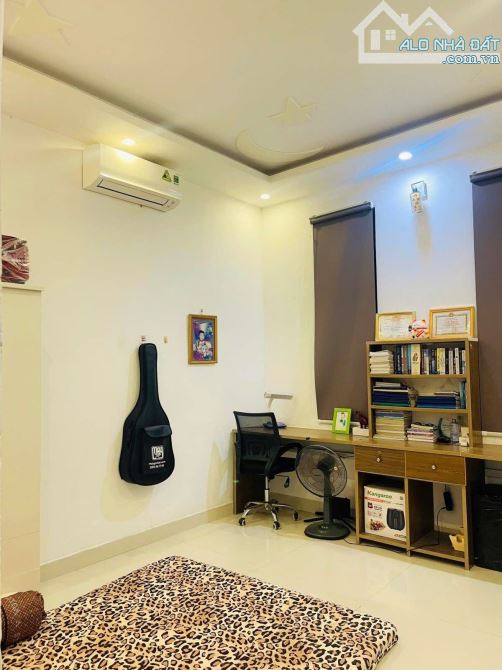 Bán nhà 03 tầng kiệt nhựa 5m Nguyễn Công Trứ chỉ 5 tỷ 6 - 1