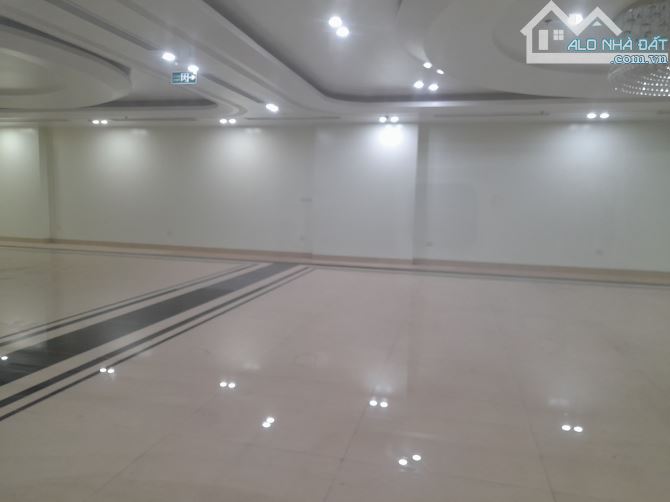 Cần bán nhà diện tích 400m2 x 10 tầng x mặt tiền 14m giá 200 tỷ MP Hồ Tùng Mậu, Cầu Giấy - 1