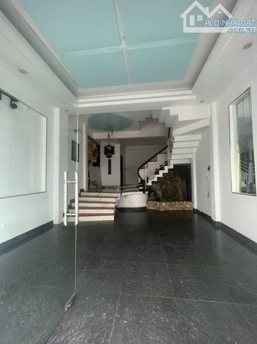 Cho thuê nhà nguyên căn ngõ 216 Trung Kính, Cầu Giấy. DT 60m2, 4 tầng. Giá 30 triệu - 1