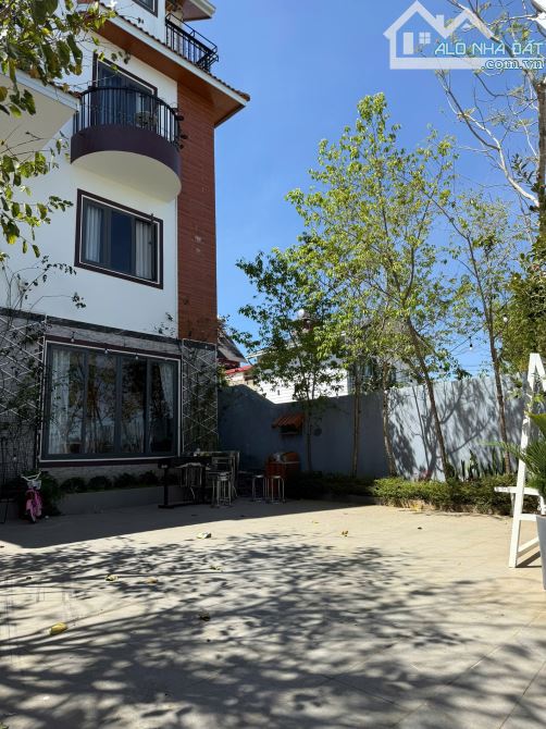 Villa Sân Vườn 4 Tầng 9 Phòng Kinh Doanh Nguồn Thu Đều Đặn View Thung Lũng Đường Nam Hồ - 1