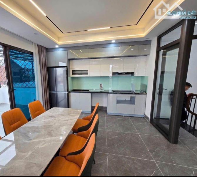 Bán nhà Nguyễn Văn Cừ, Ngọc Lâm DT 52m2, 7 tầng, MT 4.2m, gara, thang máy. Lô góc, full đồ - 1