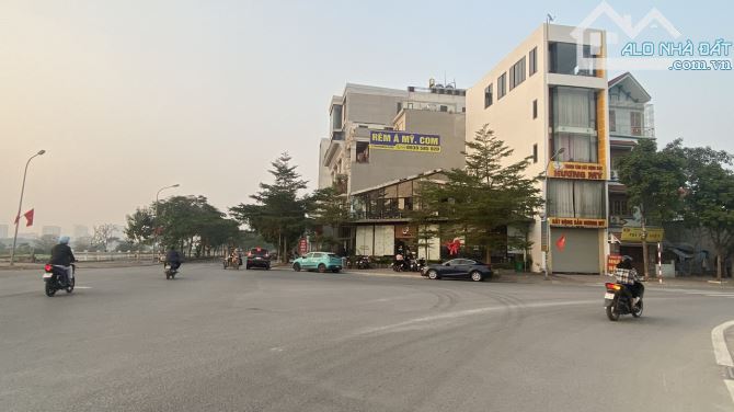 Siêu phẩm 6 tầng Phúc Lợi, Nhà 3 mặt thoáng, lô góc, 30m ra ô tô tránh, dt 50m2, giá 5 tỷ - 1