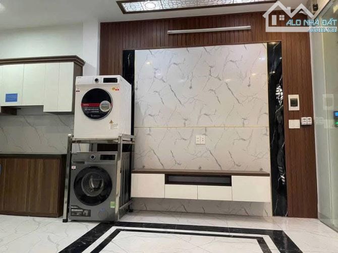 Nhà Mới Ở Luôn, Phố Khuyến Lương, 30m2, 5T, Ô Tô Đỗ Cổng, Giá 5.4 Tỷ. - 1