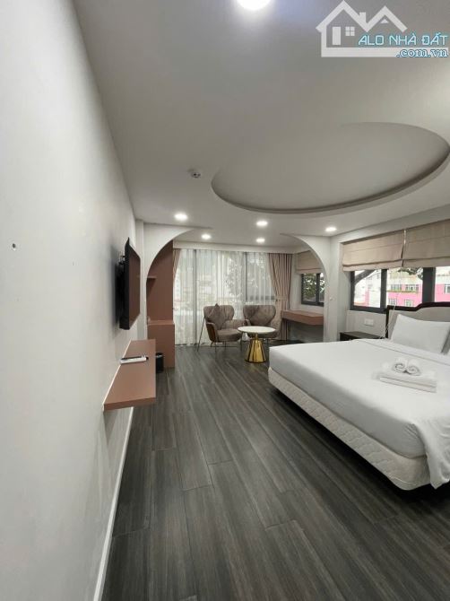 BÁN NHÀ MẶT TIỀN TRẦN HUY LIỆU, P15, QUẬN PHÚ NHUẬN •Diện tích: 8x18m, 3 lầu Giá: 31 Tỷ - 1