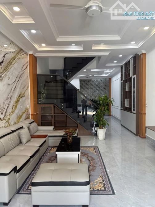 🏡 Bán Nhà phố 3 tầng, 4 phòng ngủ, full nội thất, ngay cổng sau KCN VSIP 1! - 1