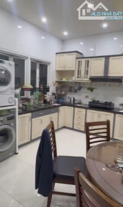 Nhà phố mặt tiền đường số kinh doanh trãi nhựa 8m, Ngay Lý Phục Man, Bình Thuận Quận 7 - 2