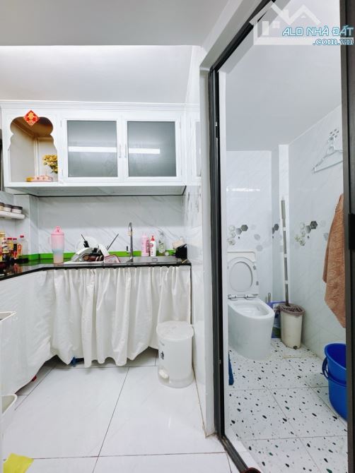 Bán nhà mới, hẻm Oto Hoàng Diệu, DTSD 100m2, 5 lầu, 3 PN, 4WC, P.9, Q4, chỉ 5,84 tỷ! - 2