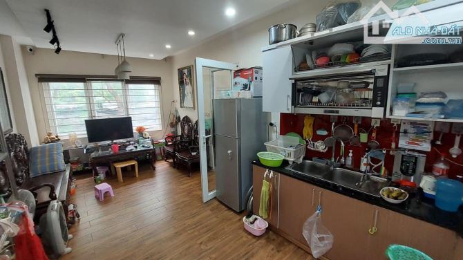 PHÂN LÔ TRẦN QUỐC HOÀN 2 THOÁNG NGÕ THÔNG OTO TRÁNH, 7 Tầng Ở & VĂN PHÒNG 55m2 MT 5m - 2