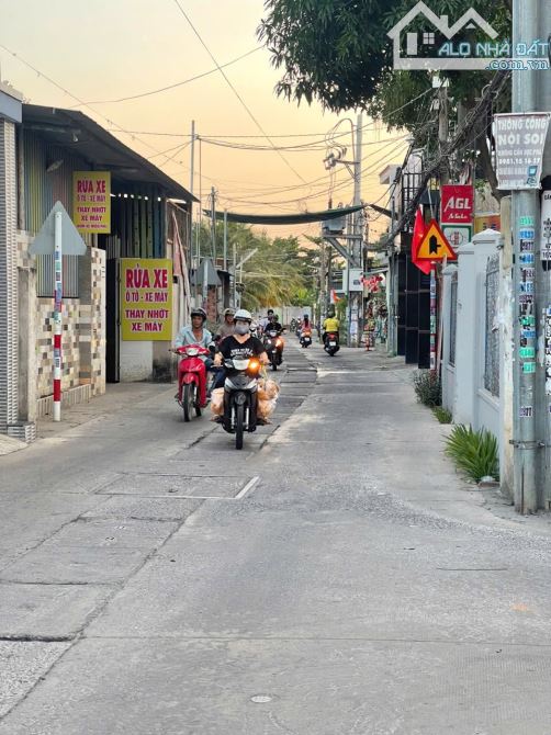 Bán nhà gác lửng 128m2, sát bên KDC Tân Phong Giá Chỉ : 2 Tỷ 3 - 2