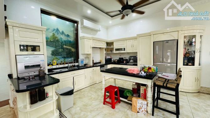 Biệt thự lô góc cực đẹp KDC Thanh Toàn (An Dương) - 180m2 - 3,5 tầng - mt 17,4m - giá 9tỷ - 2