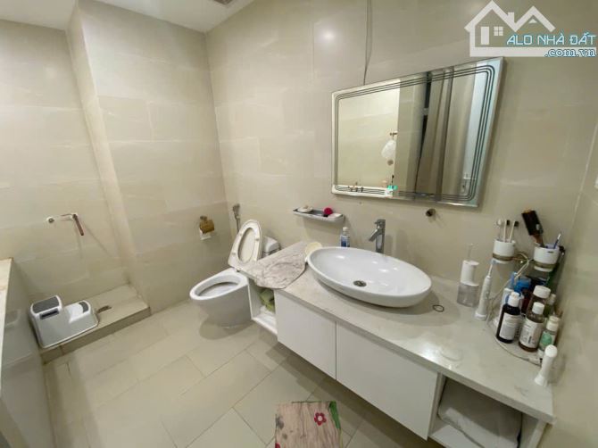 Bán Chung cư Thành Thái- 130m2 - Nội thất đẹp ở luôn- 4PN- 2Wc- 2 Ban công- 9 tỷ - 2