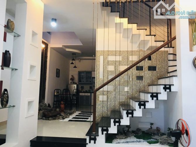 Nhà 3 tầng mặt tiền Đường Đào Tấn - 2